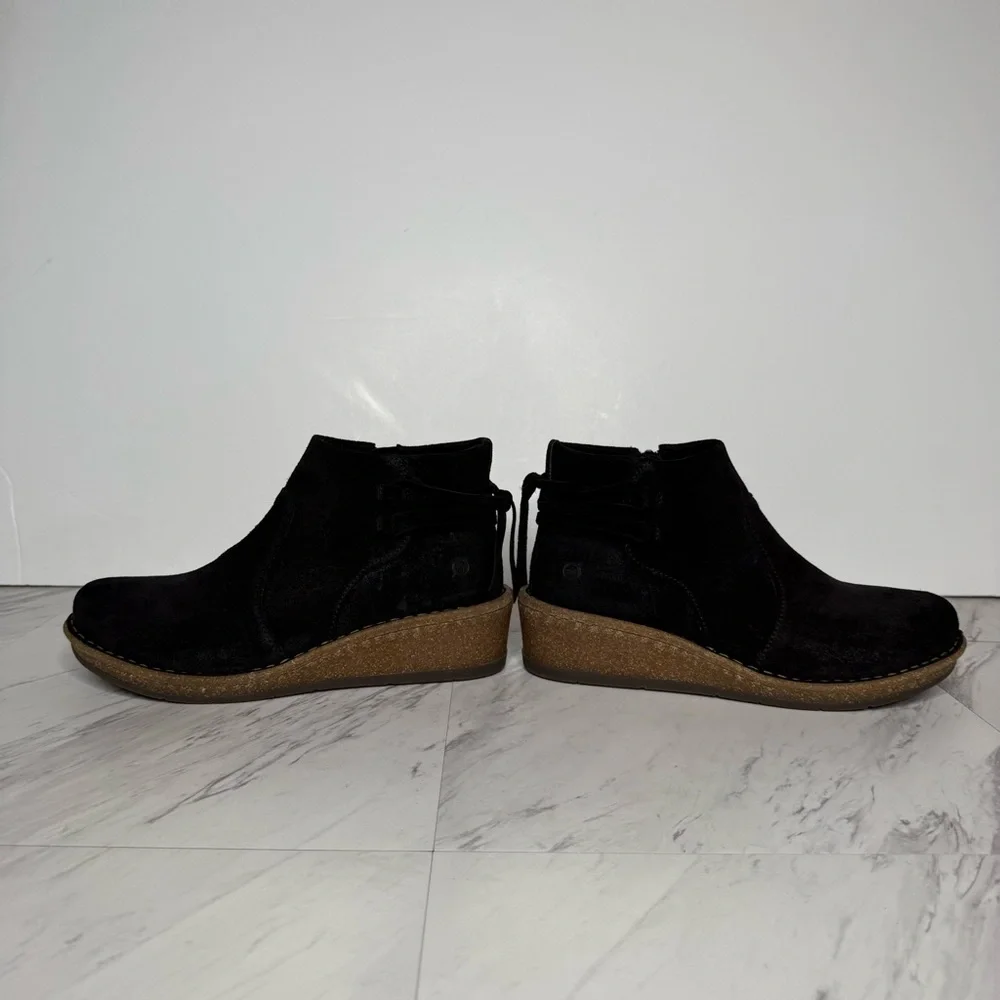 New! Born Viana Black Distressed Wedge Bootie 9 1/2